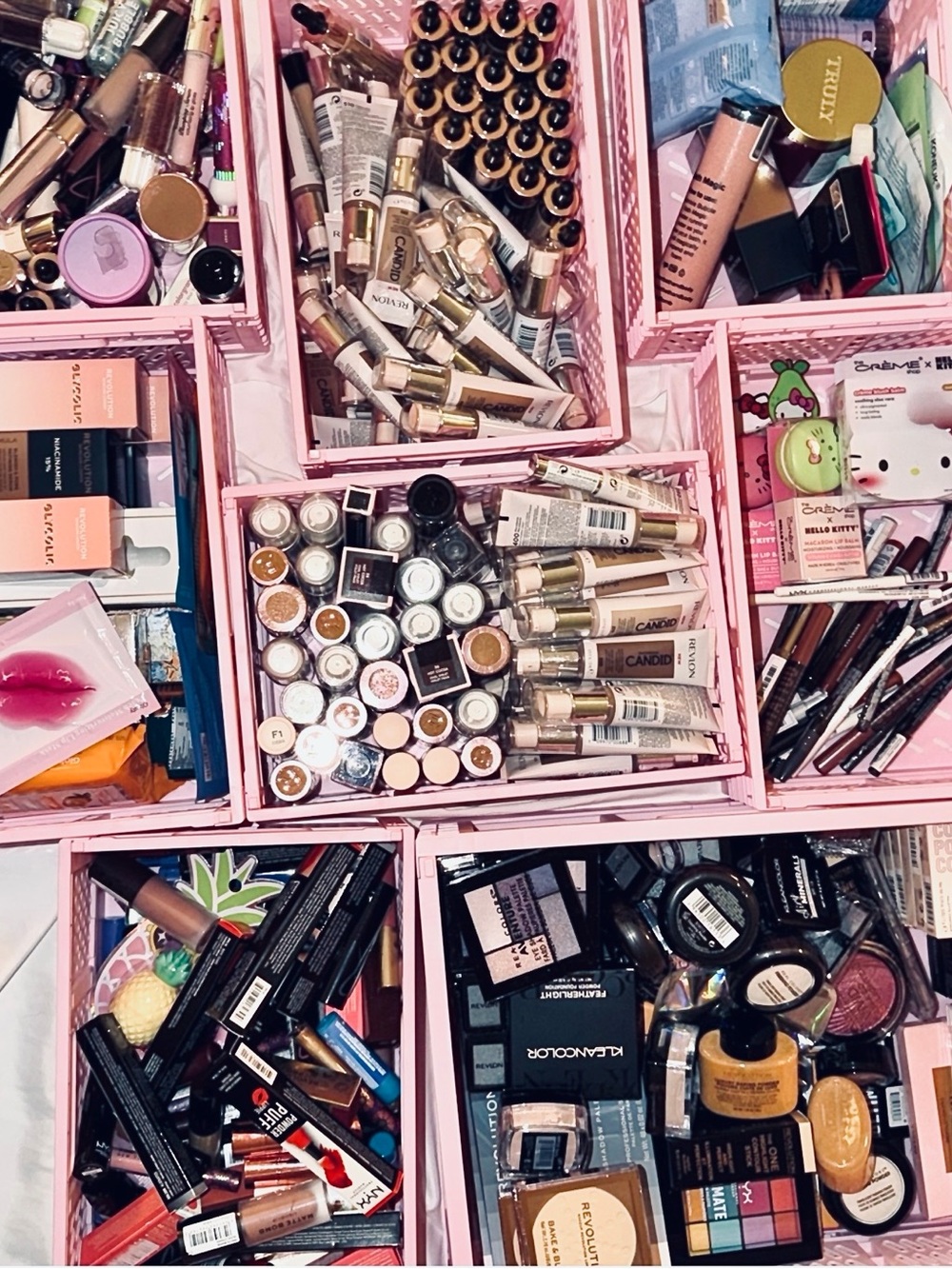 🚨SALE🚨 Mystery box makeup / skincare / jewelry/ beauty assortment bundle lot who